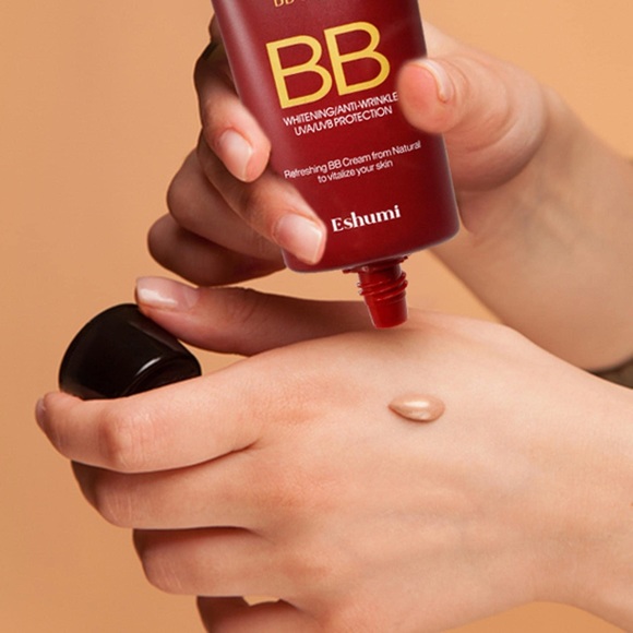 Eshumi Blemish Clear BB Cream SPF50+PA++++ 50g - Picture 7 of 11